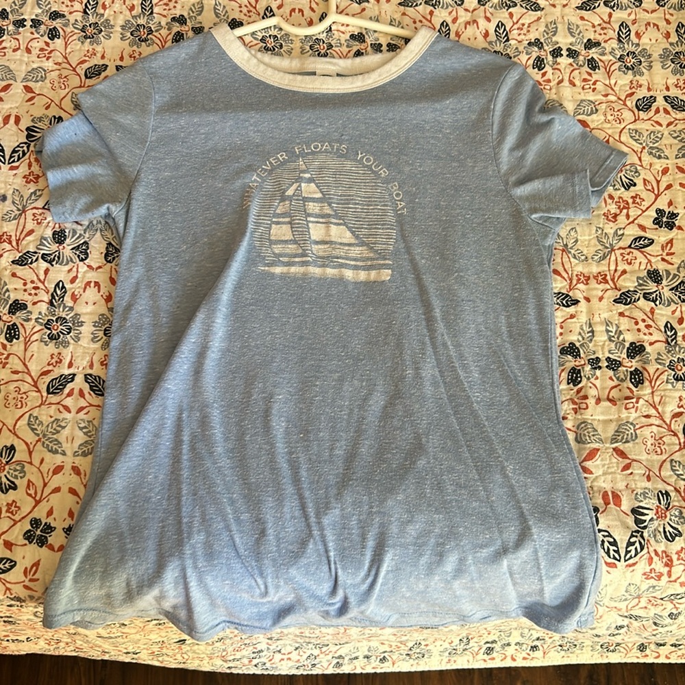 Old navy small tee shirt